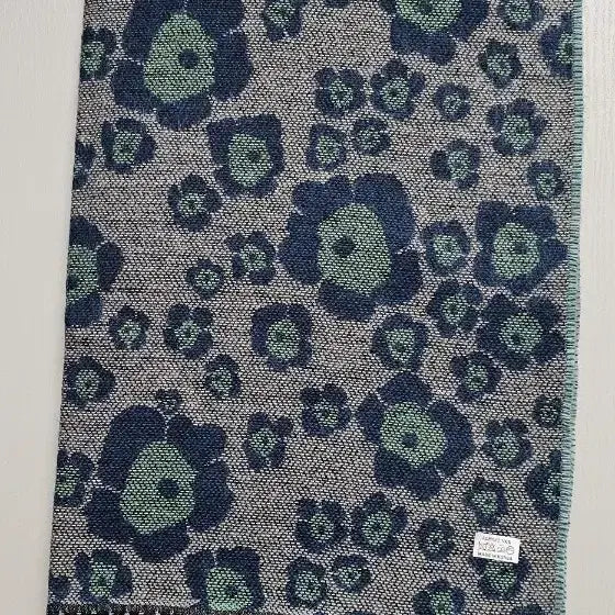 [BUNJANG] Floral Pattern Muffler Shawl / 꽃무늬 머플러 숄