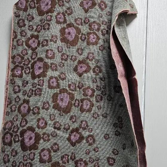 [BUNJANG] Floral Print Scarf Shawl / 꽃무늬 스카프 숄 핑크 브라운
