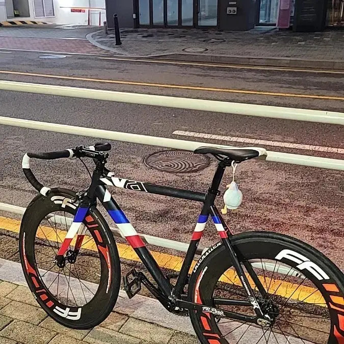 [BUNJANG] Cohesion Chicano Paris Edition Bicycle / 코히즌 치카노 파리에디션 반차 급처