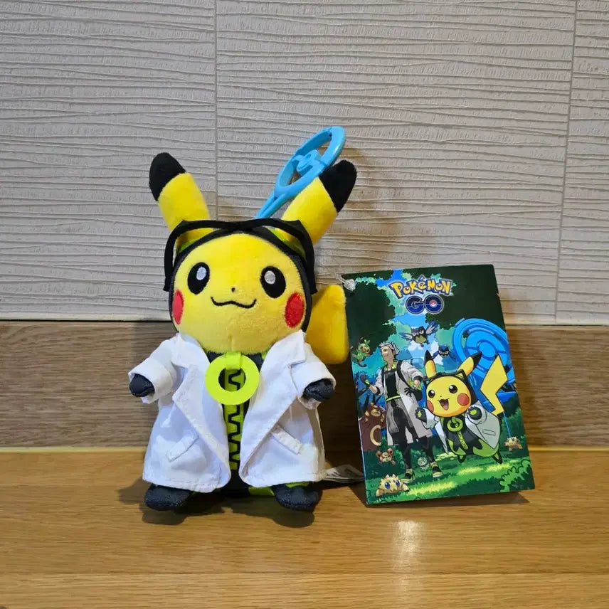 [BUNJANG] Pokemon Go Professor Willow's Assistant Pikachu Mascot Plush Keychain / 포켓몬고 윌로우박사의 조수 피카츄 마스코트 인형 키링