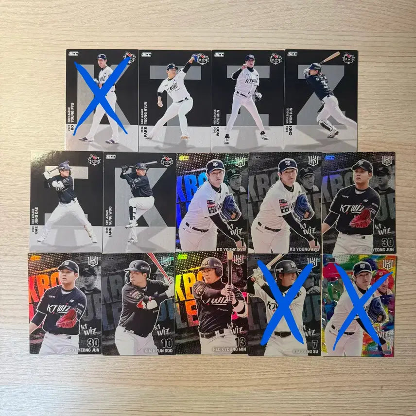 [BUNJANG] 2026 KBO Baseball Cards KT Wiz Alphabet Hologram - Go Young-pyo, So Hyeong-won, Heo Kyoung-min, Kim Hyeon-su, Jang Seong-woo, Bae Jeong-dae, Choi Won-jun, Woo Kyu-min / 2026 KBO 크보 카드 KT 위즈 알파벳 홀로그램 고영표 소형준 허경민 김현수 장성우 배정대 최원준 우규민 양도 판매