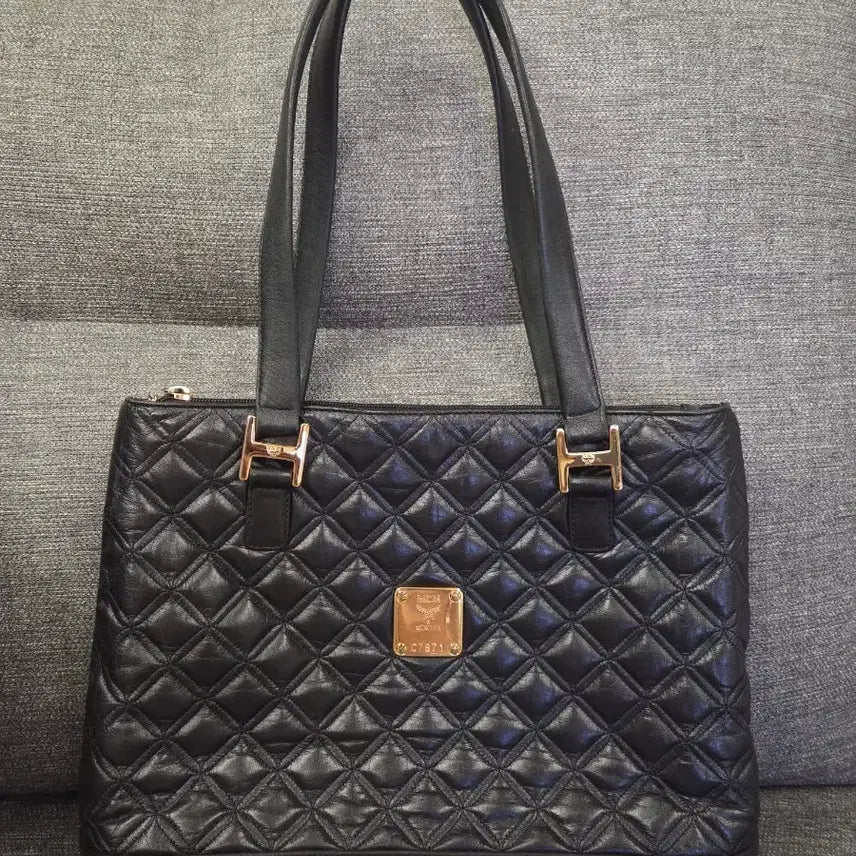 [BUNJANG] MCM Quilted Tote Shoulder Bag / MCM 퀼팅 토트 숄더백