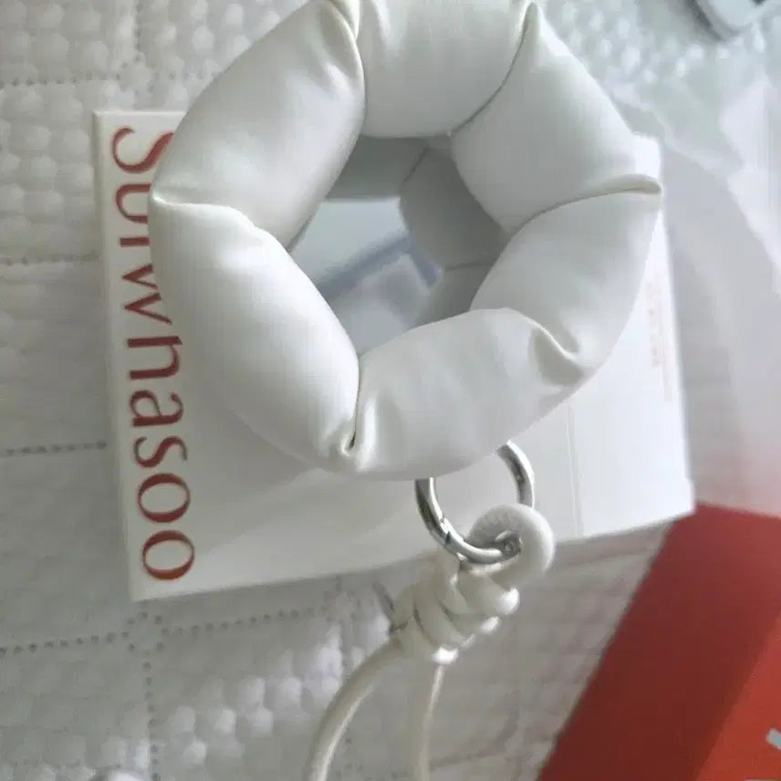 [BUNJANG] Sulwhasoo Mirror Keyring White / 설화수 거울키링 (새상품)