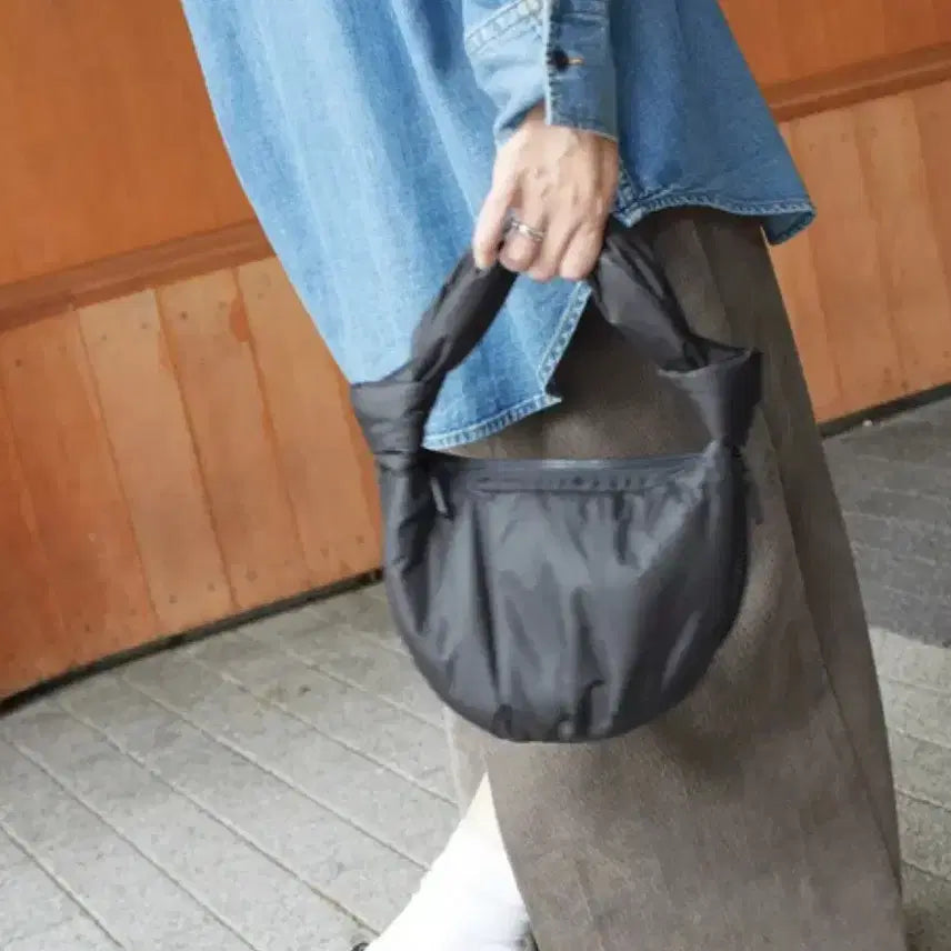 [BUNJANG] Lesportsac Small Hobo Bag Noir / 레스포삭 스몰 호보백 누아르