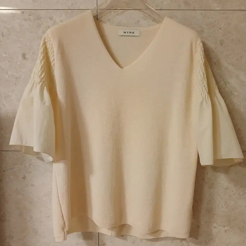 [BUNJANG] Mine Knit Blouse Ivory / 마인 니트블라우스 (초특가)