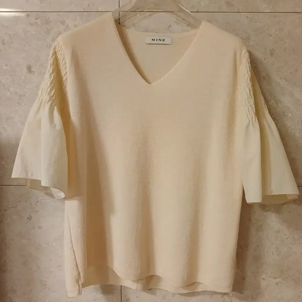 [BUNJANG] Mine Knit Blouse Ivory / 마인 니트블라우스 (초특가)