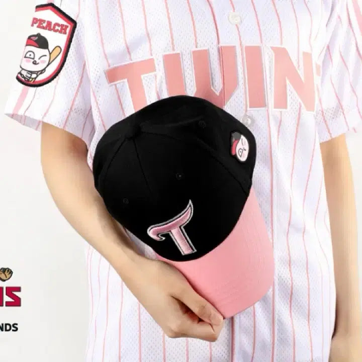 [BUNJANG] LG Twins x Kakao Friends Apeach Collaboration Baseball Cap / 엘지트윈스 카카오프렌즈 어피치 모자 ( 가격 제시