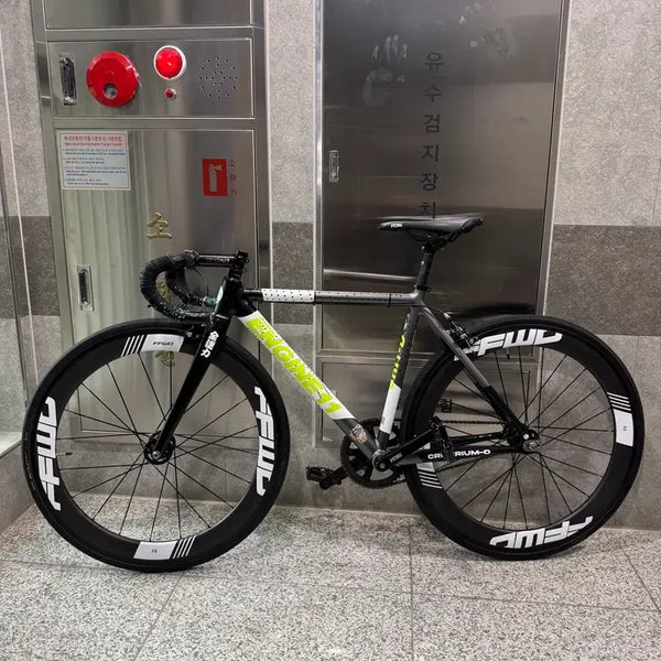 [BUNJANG] Engine 11 Crux  Fixed Gear Bike / 엔진11반차 판/대 가격제시도 가능합니다