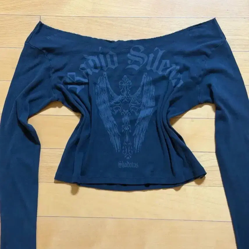[BUNJANG] Brandy Melville Black Off-Shoulder Long Sleeve Crop Top / 브랜디멜빌 블랙 오프숄더 롱스리브