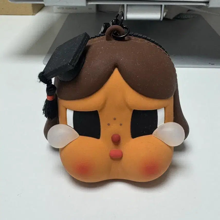 [BUNJANG] Pop Mart Crybaby Graduation Pouch Keyring / 팝마트 크라이베이비 졸업 키링