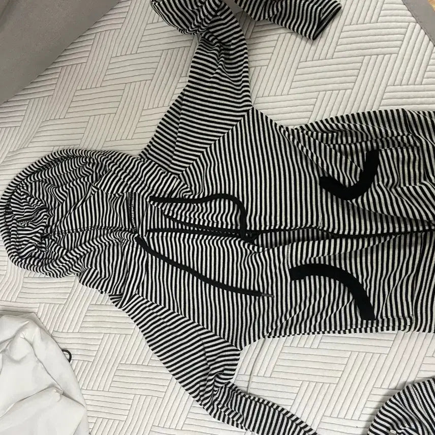 [BUNJANG] Striped Long Sleeve Shirt / 줄무늬 긴팔