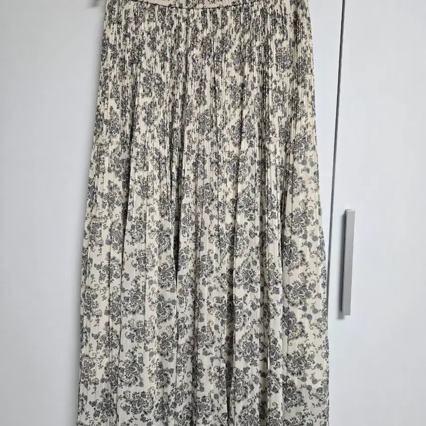 [BUNJANG] UNIQLO Pleated Skirt M New / UNIQLO 플리츠 스커트 M 새상품