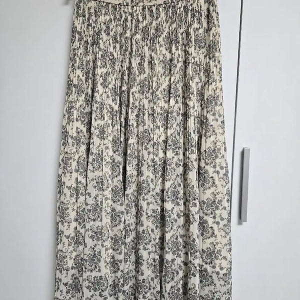 [BUNJANG] UNIQLO Pleated Skirt M New / UNIQLO 플리츠 스커트 M 새상품