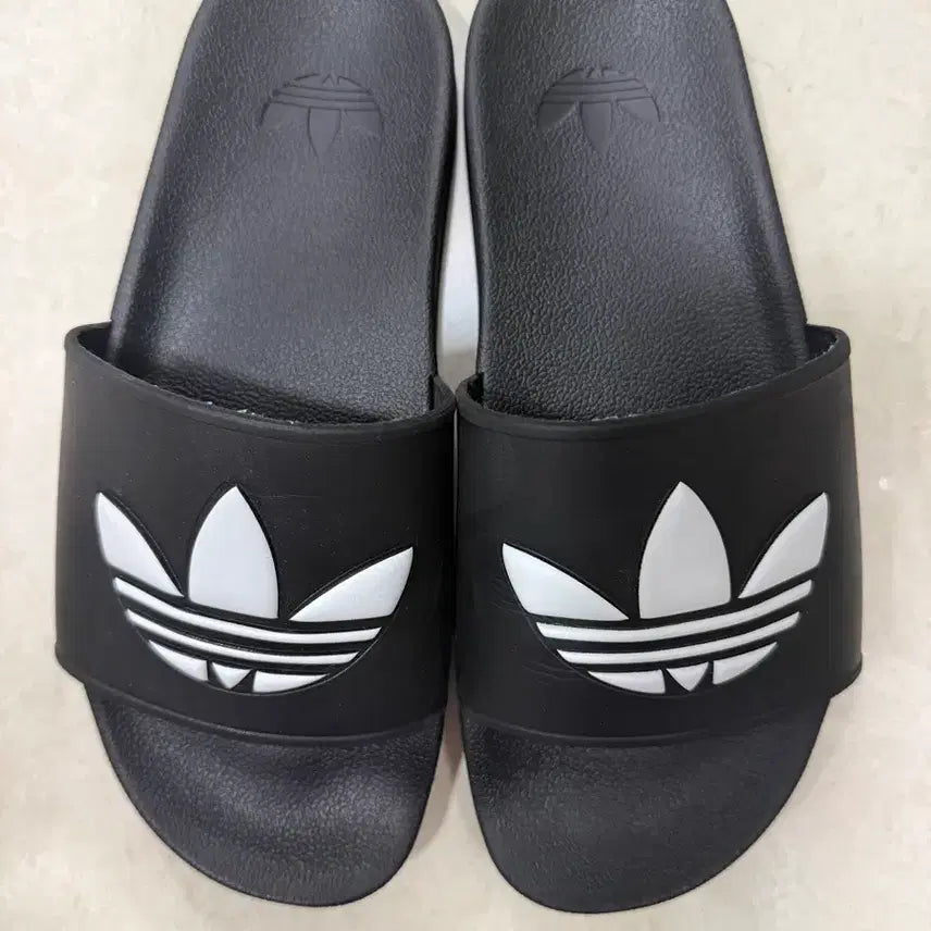 [BUNJANG] Adidas Adilette Slide Black/White Sandals / 아디다스 아딜렛 슬라이드 검흰 슬리퍼