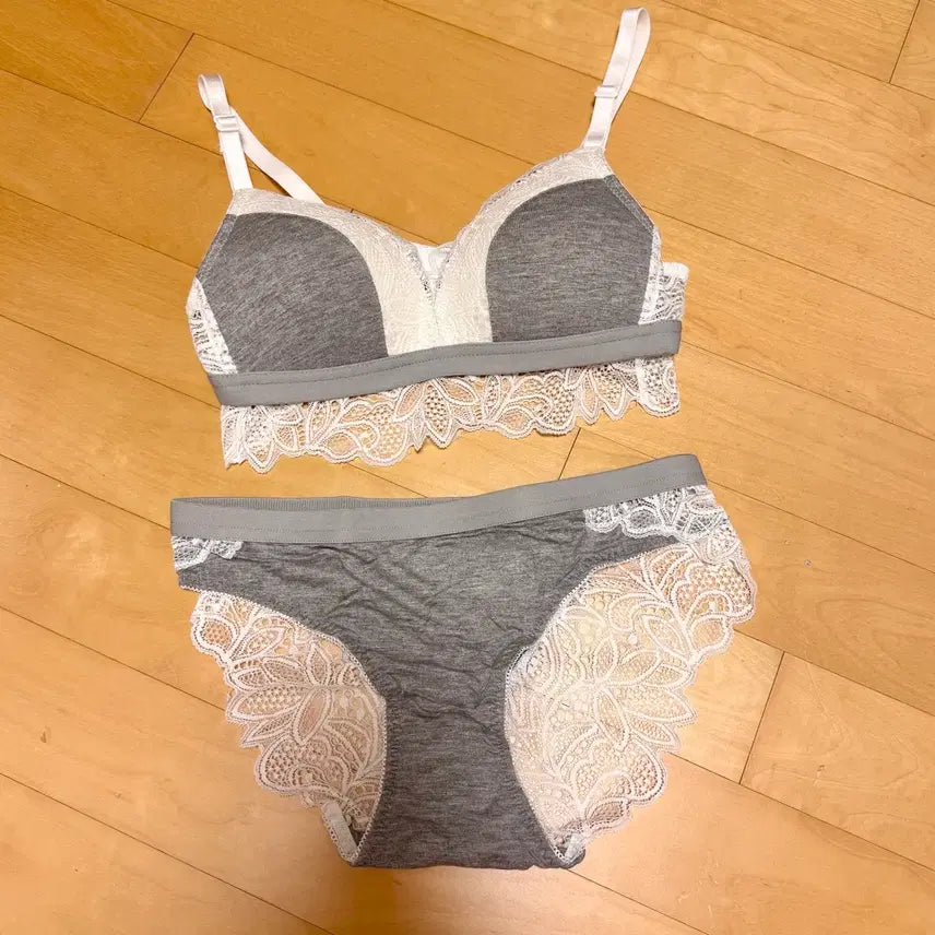 [BUNJANG] Gray Lace Bra Panty Set / 그레이 레이스 브라팬티 세트