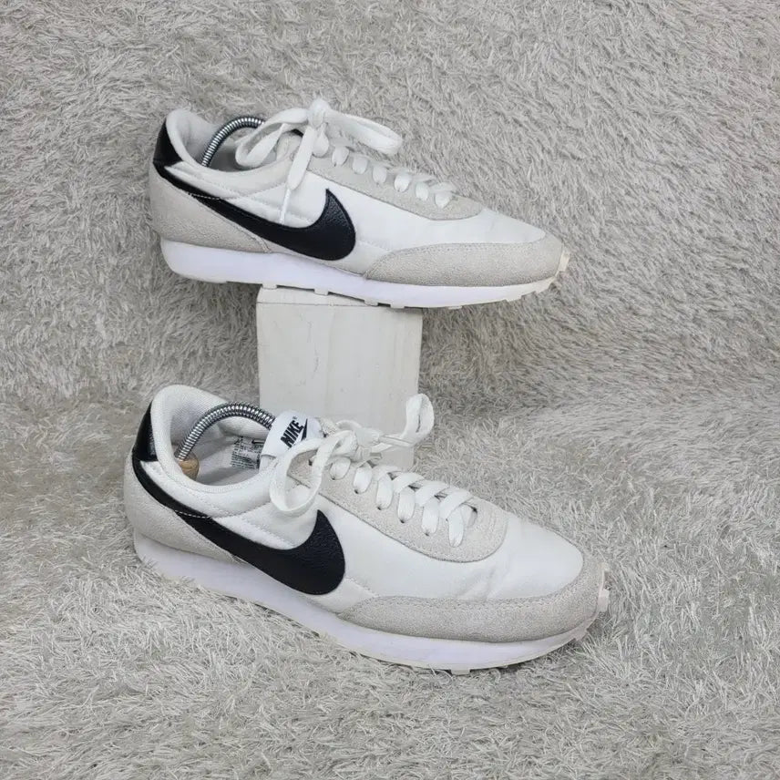 [BUNJANG] Nike Daybreak Sneakers / 구제짱짱맨 245 나이키 데이브레이크 스니커즈