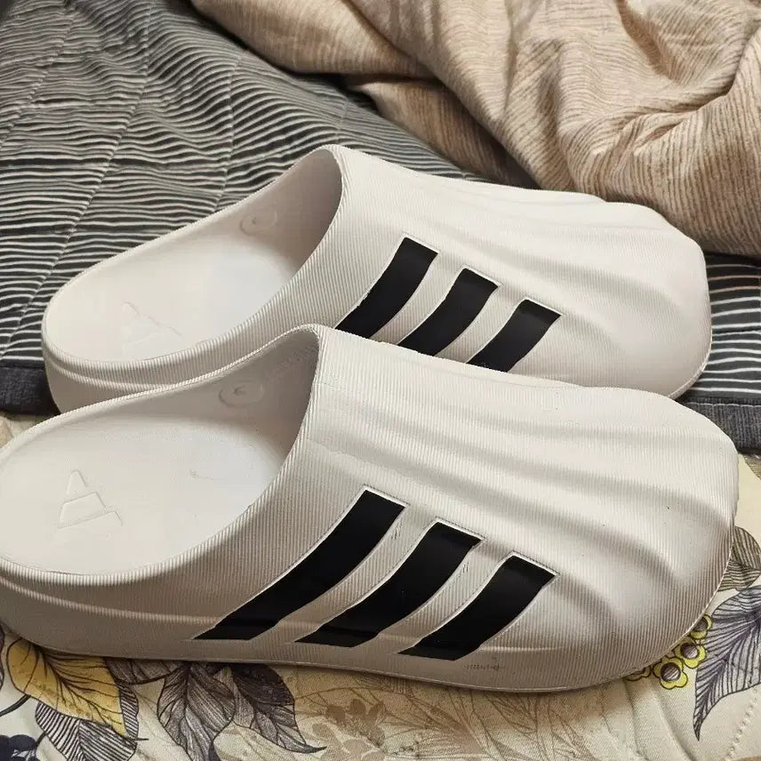 [BUNJANG] Adidas Adilette Slides / 아디다스 크록스