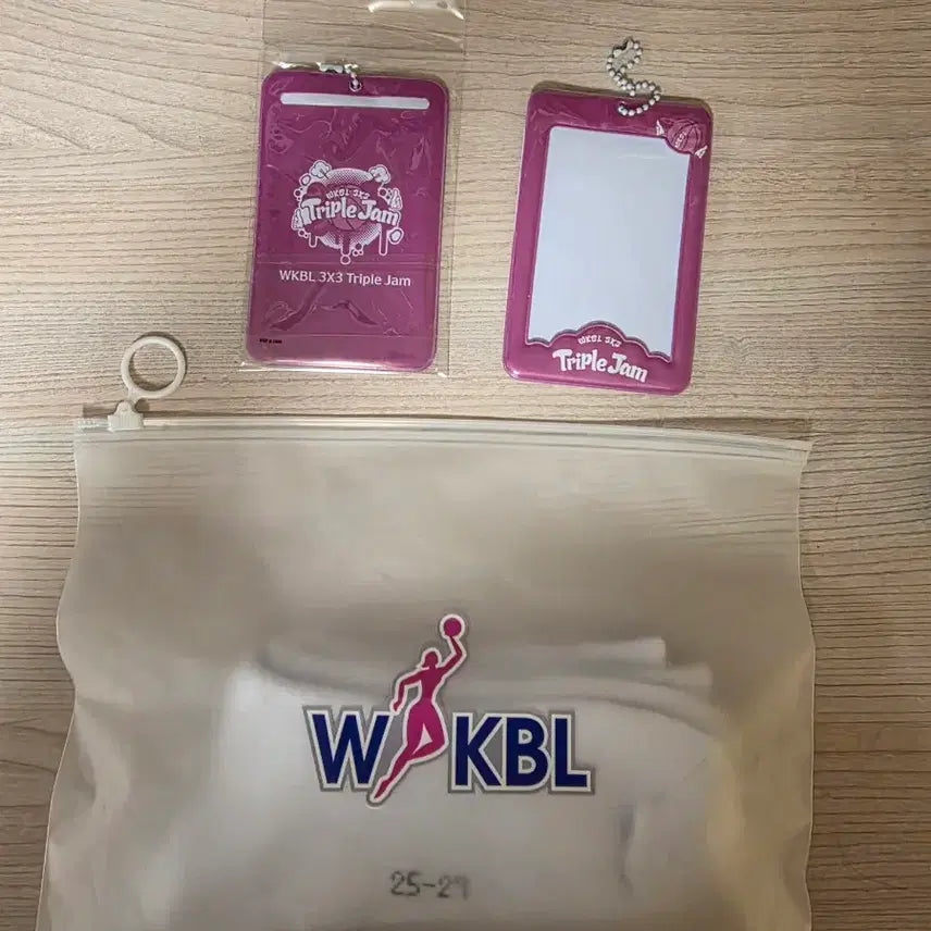 [BUNJANG] WKBL Socks and Triple Jam Card Holder Keychain Bundle / WKBL 양말 및 트리플잼 카드홀더키링