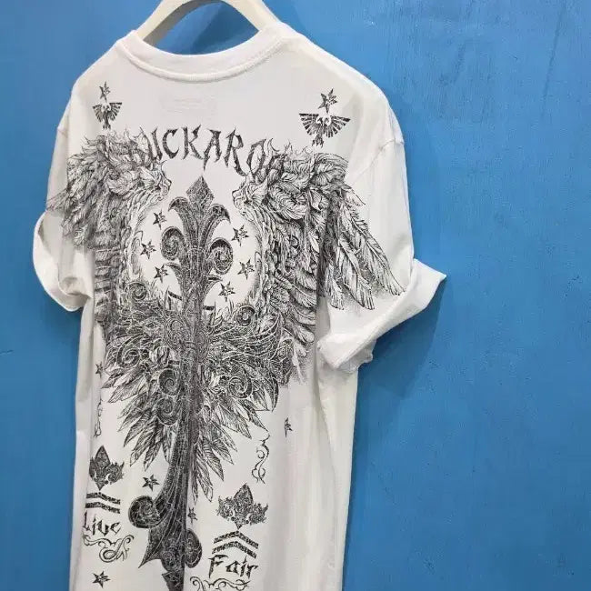 [BUNJANG] Buckaroo Gothic Cross Wings Graphic T-Shirt / 버커루, 날개 십자가의 뒤태