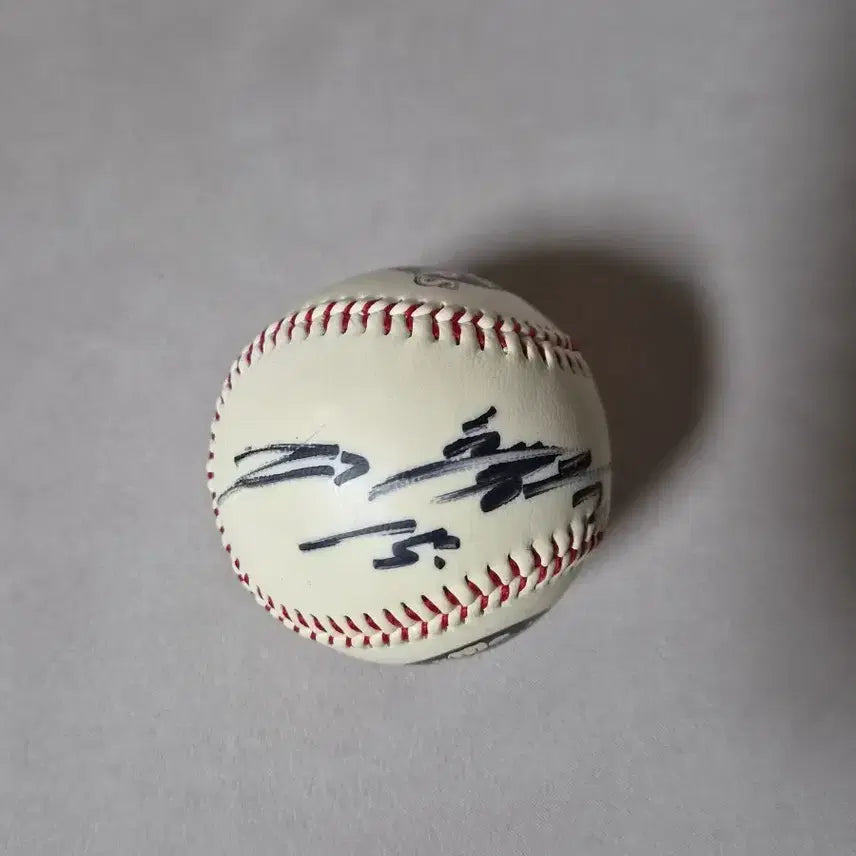 [BUNJANG] Kia Tigers Lee Yong-kyu Signed Baseball / 전 기아타이거즈 이용규 싸인볼