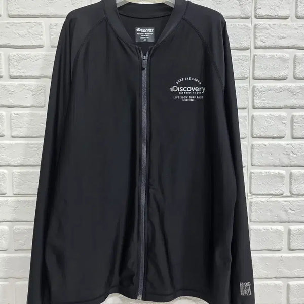 [BUNJANG] Discovery Men's Rash Guard (Size 105) / 디스커버리 남성 래쉬가드 105