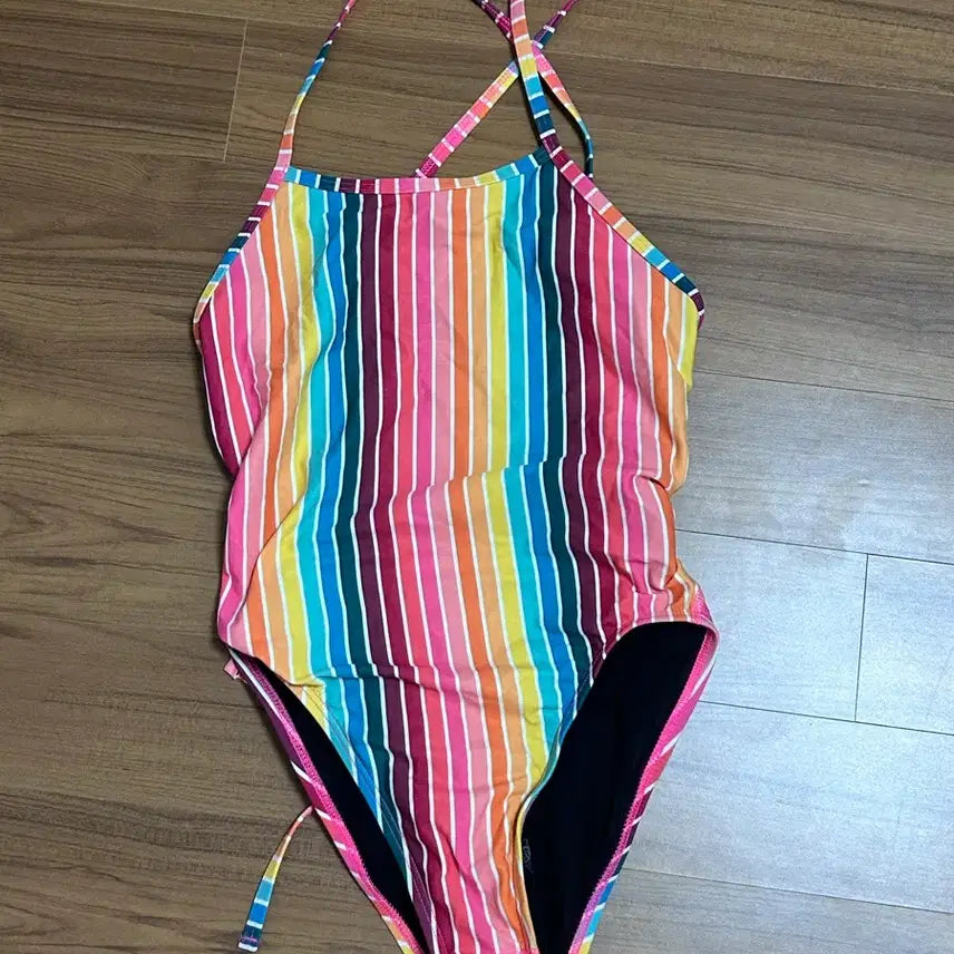 [BUNJANG] Jolyn Davies 3 Rainbow Stripe Swimsuit / 졸린 데이노3 레인브라이트 스트라이프 수영