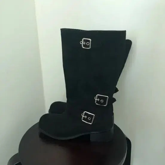 [BUNJANG] Black Buckle Boots (Size 235) / 새상품) 블랙 버클 부츠 -235