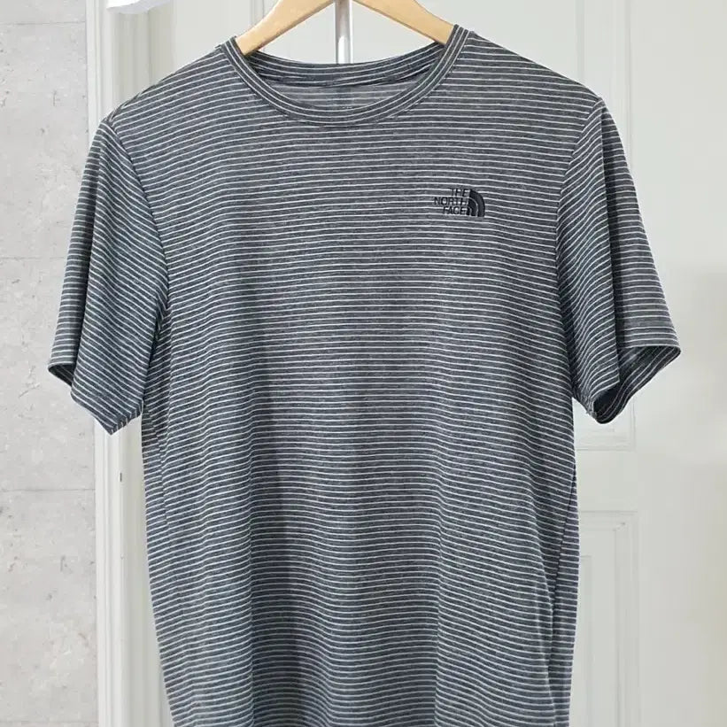[BUNJANG] The North Face Functional Stripe T-Shirt Size 95 / 노스페이스 기능성 스트라이프 반팔티 95