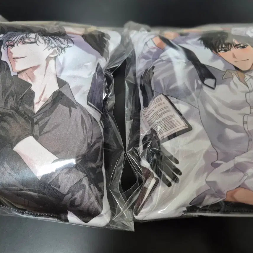 [BUNJANG] Yuji Illei & Jung Taeui Wrist Cushion Bundle (Sealed) / 패션 유우지 일레이 정태의 손목쿠션 일괄 (미개봉)