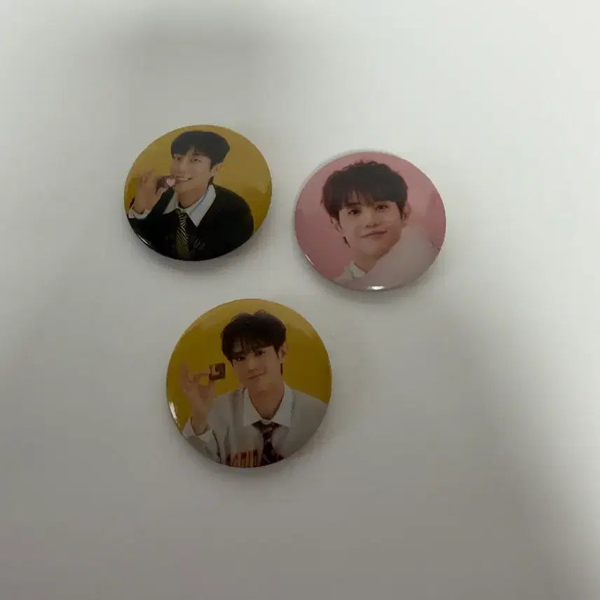 [BUNJANG] Highlight 15th Anniversary Popup MD Yoon Dujun Yoseob Pin Button Set / 하이라이트 15주년 팝업 MD) 두준 요섭 핀버튼 세트