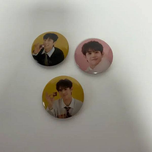 [BUNJANG] Highlight 15th Anniversary Popup MD Yoon Dujun Yoseob Pin Button Set / 하이라이트 15주년 팝업 MD) 두준 요섭 핀버튼 세트