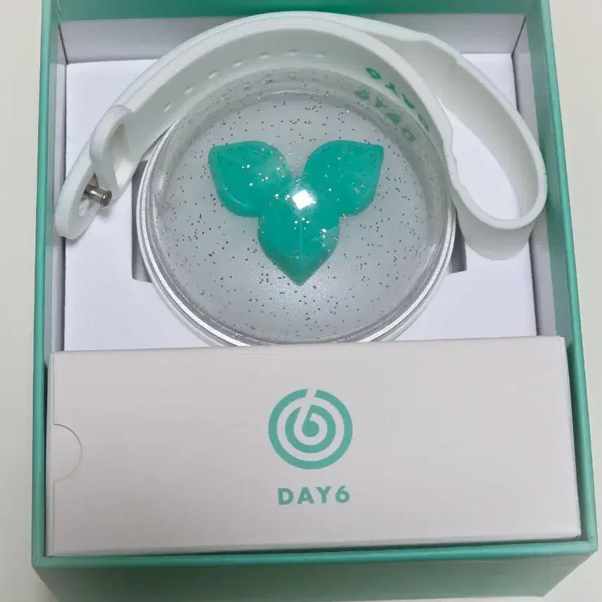 [BUNJANG] Day6 Made In: Band Lightstick Ver. 3 / 데이식스 응원봉 마데워치 ver3