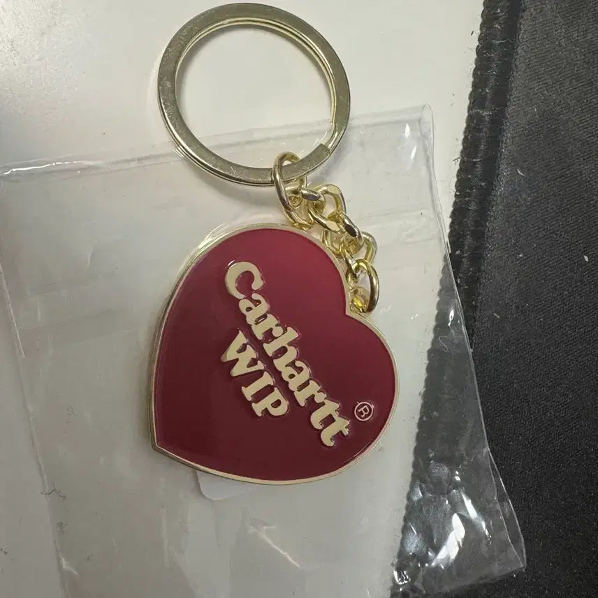 [BUNJANG] Carhartt WIP Heart Keychain Red / 칼하트WIP 하트 키링 레드