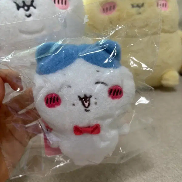 [BUNJANG] Chiikawa Valentine's Day Mascot Keychain - Hachiware (Sealed) / 미개봉) 치이카와 키링 발렌타인데이 마스코트 하치와레 판매합니다!