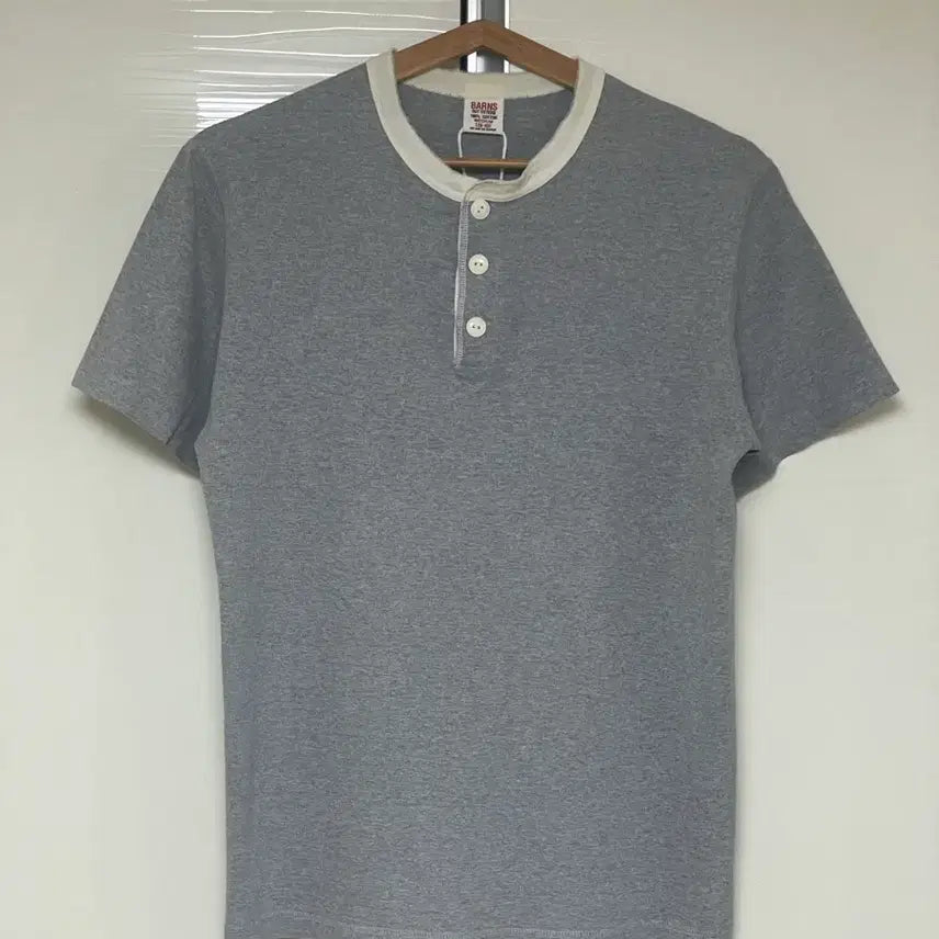 [BUNJANG] Barns Outfitters Grey Short Sleeve Henry Neck T-Shirt / barns out fitters