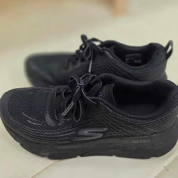 [BUNJANG] Skechers Max Cushioning Elite Pure Black Women's Sneakers (240) / 스케쳐스 맥스쿠셔닝 엘리트 퓨어블랙 37(240)