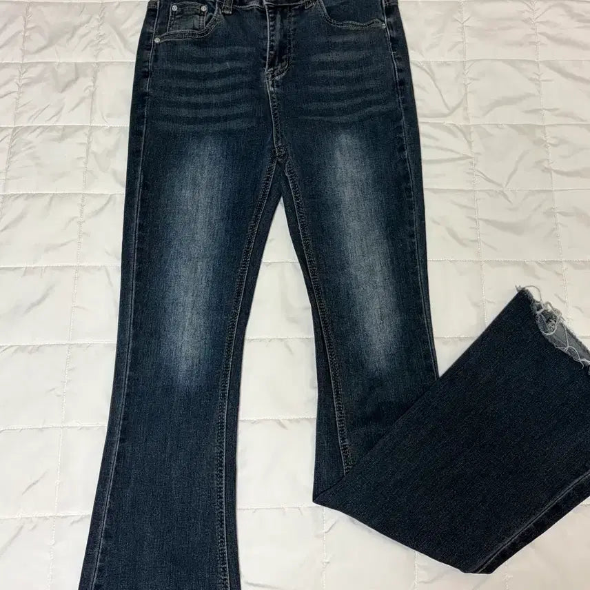 [BUNJANG] Bootcut Jeans / 부츠컷 청바지