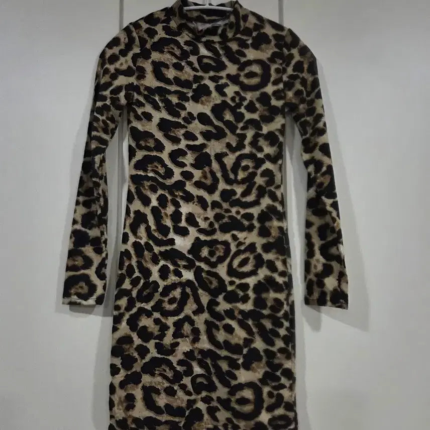 [BUNJANG] Leopard Print Slim Fit Dress / 레오파드 호피무늬 패턴 슬림 원피스