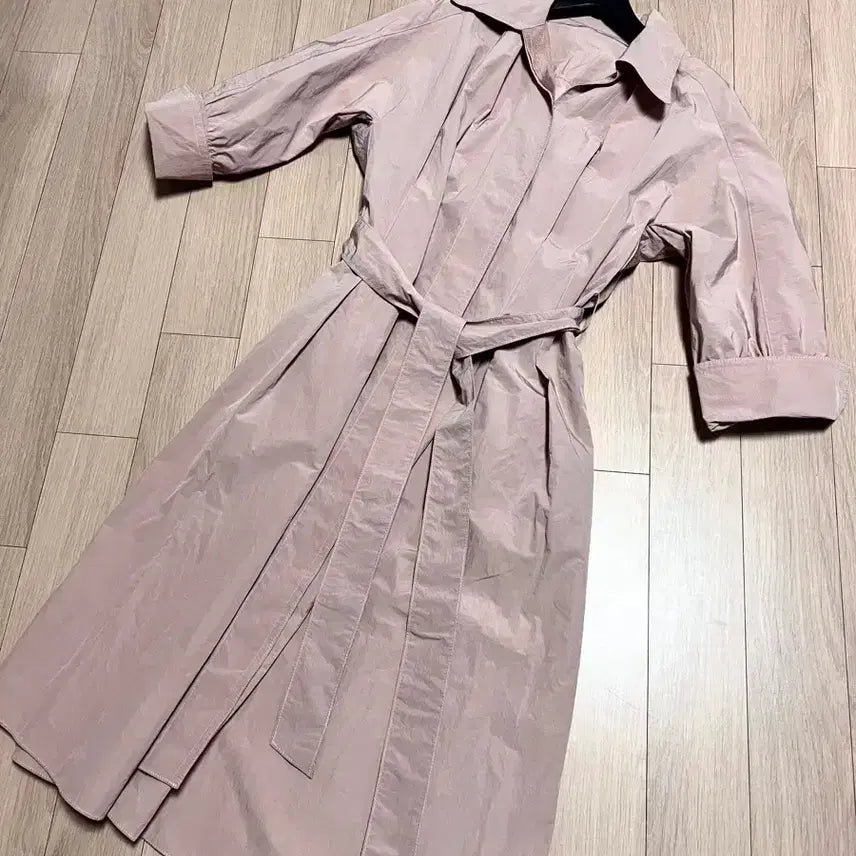 [BUNJANG] Stinger Crepe Shirt Dress with Puff Sleeves and Belted Waist (Pink) / 제평 스팅거 바스락 롱 셔츠 원피스 핑크 stinger 볼륨 퍼프 소매 밴딩 벨트 벨티드 핀턱