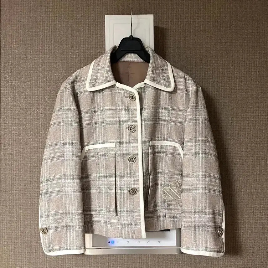 [BUNJANG] High-Quality Linen Check Crop Jacket - Beige Color Block Embroidery / 국산고퀄 린넨 체크 크롭 자켓 베이지 배색 자수 숏 봄여름 오피스룩 하객룩 출근룩