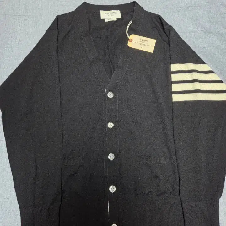 [BUNJANG] Thom Browne Merino Wool Cardigan Navy Size 3 / [정품 / 미시착 새제품] 톰브라운 메리노 울 가디건 3사이즈 네이비