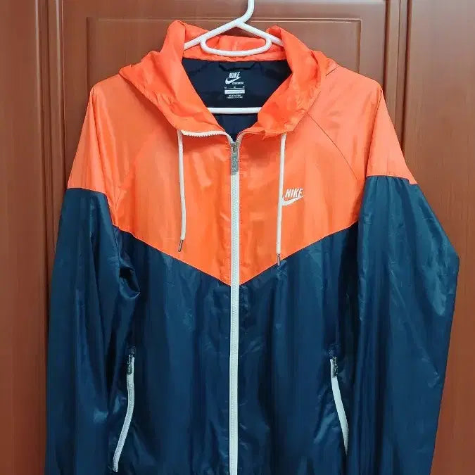 [BUNJANG] Nike Windbreaker Jacket Navy/Orange / 나이키 바람막이 자켓 네이비/오렌지