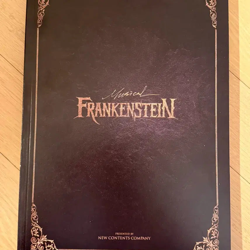 [BUNJANG] Musical Frankenstein 2021 Program Book / 뮤지컬 프랑켄슈타인 2021 프로그램북