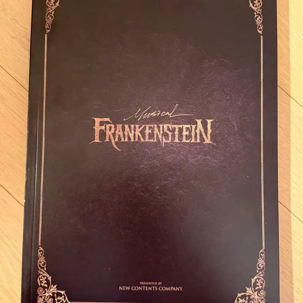 [BUNJANG] Musical Frankenstein 2021 Program Book / 뮤지컬 프랑켄슈타인 2021 프로그램북