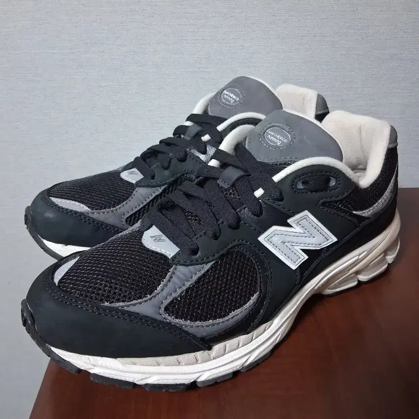 [BUNJANG] New Balance 2002R Sneakers / 뉴발란스 2002R 스니커즈 운동화 (260)