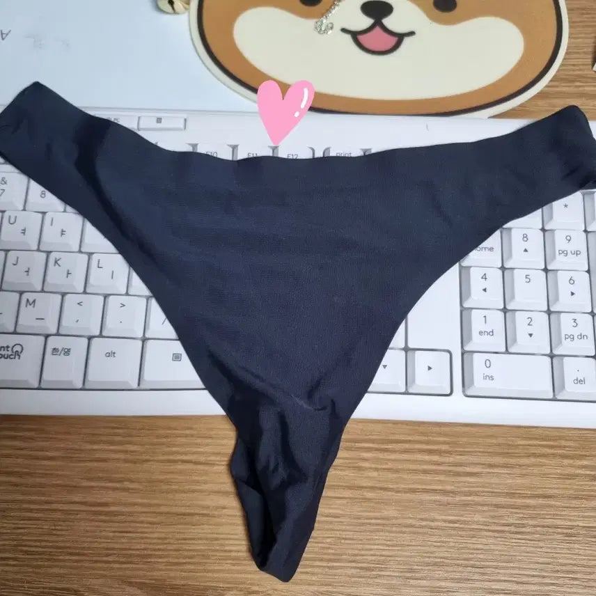 [BUNJANG] Black Seamless Thong (Used) / 블랙 심리스 티팬티(중고)