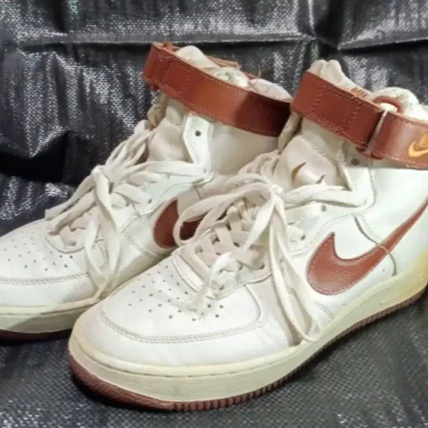 [BUNJANG] Nike Air Force 1 High '07 (1993) White/Brown / 1993년 에어포스 1 하이 흰/갈