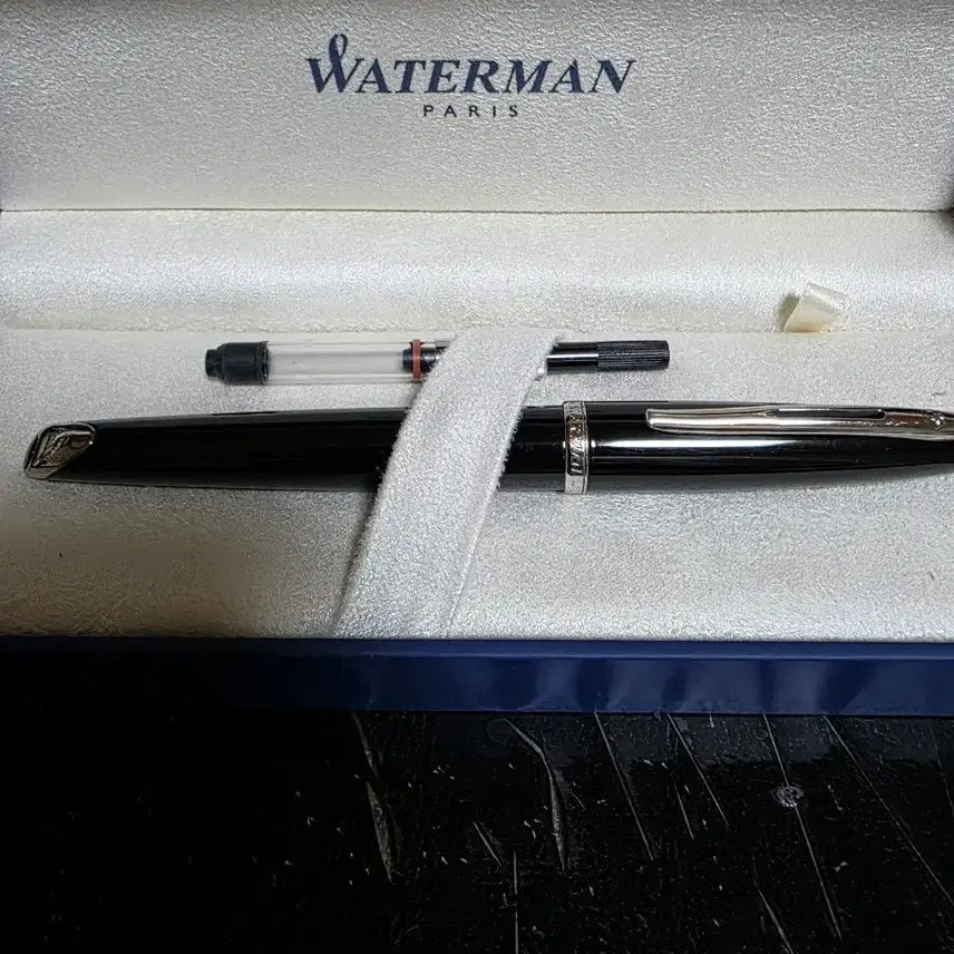 [BUNJANG] Waterman Carene Black 18k 750 Fountain Pen with 8 Black Cartridges / 워터맨 까렌 블랙 18k 750 F & 블랙 카드리지8개