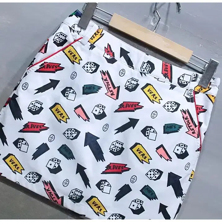 [BUNJANG] Castelbajac Golf Illustrated Functional Skirt (Women's 64) / 까스텔바작 골프 일러스트 기능성 큐롯 스커트 (여성64)