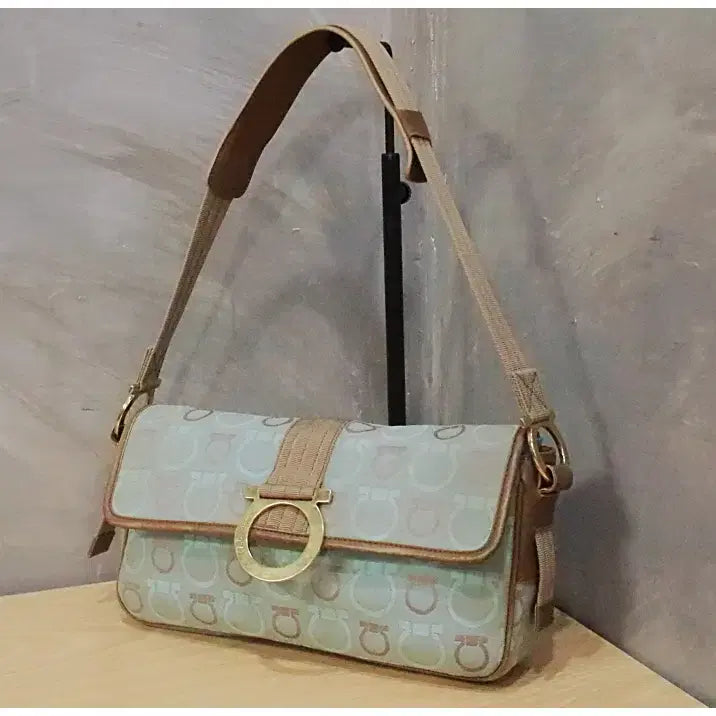 [BUNJANG] Salvatore Ferragamo Gancini Jacquard Baguette Shoulder Bag / 살바토레 페라가모 간치니 자카드 바게트 숄더백